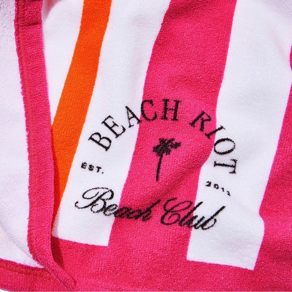 Beach Riot Beach Club Towel - Picture 4 of 5